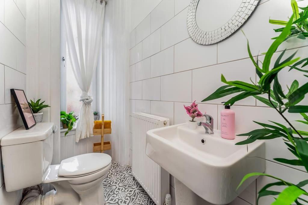 Traditional 1-Bed Flat In Southside Glasgow Extérieur photo